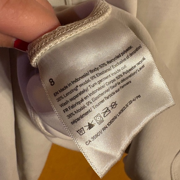 Lululemon Athletica Cream Top - Picture 7 of 7